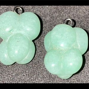 Avent grapes pendant